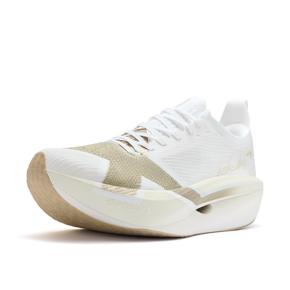 Xtep 160X 8.0 PRO herre, Classic White/Metallic Gold – sett skrått forfra
